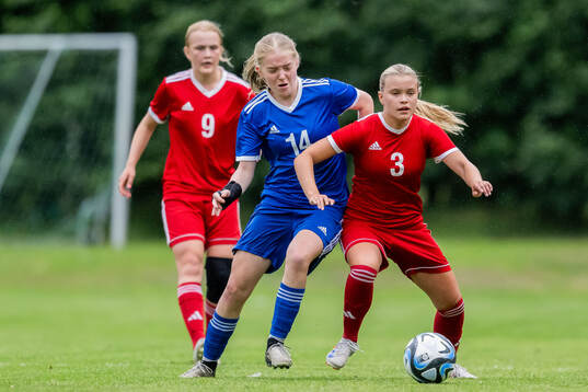 Vera Norberg, Heffnersklubbans BK och Leah Hellqvist, IF