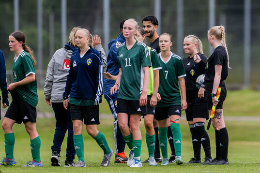 Molly Wiggerud, Värmdö IF och Hanna Nordlander, Umeå IK