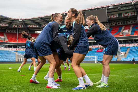 Caroline Graham Hansen, Vilde Bøe Risa, Maria