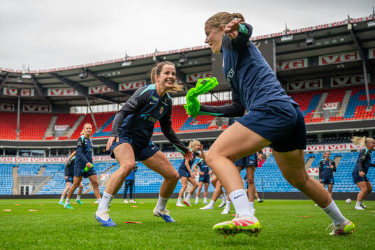 Tuva Hansen and Justine Kielland of the Norwegian women's