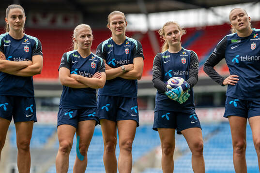 Thea Bjelde, Marthine Østenstad and goalkeeper Sunniva