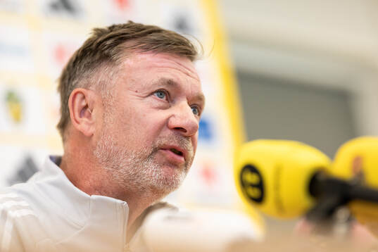 Head coach Peter Gerhardsson of the Swedish women's