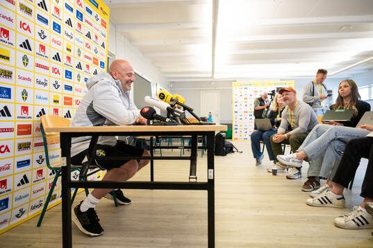Assistant coach Magnus Wikman of the Swedish women's