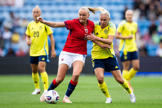 Frida Maanum of Norway and Jonna Andersson of Sweden