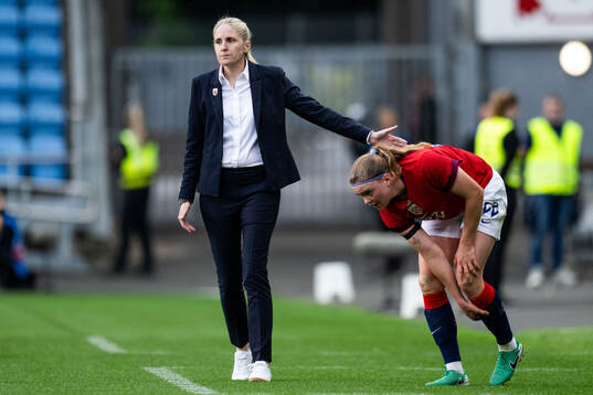 Head coach Gemma Grainger and Signe Gaupset of Norway