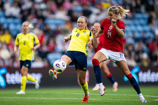 Magdalena Eriksson of Sweden and Ada Hegerberg of Norway