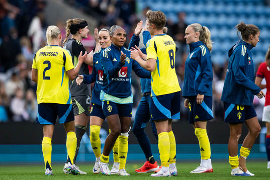 Madelen Janogy and Lina Hurtig of Sweden