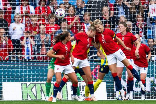 Frida Maanum and Ada Hegerberg of Norway