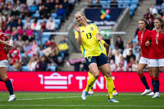 Amanda Ilestedt of Sweden reacts