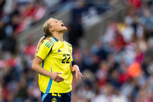 Smilla Holmberg of Sweden reacts