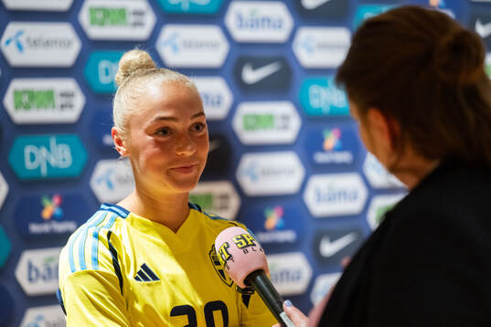 Hanna Bennison of Sweden in mixed zone