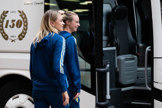 Fridolina Rolfö and Amanda Ilestedt of Sweden