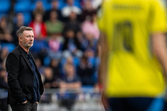 Head coach Peter Gerhardsson of Sweden