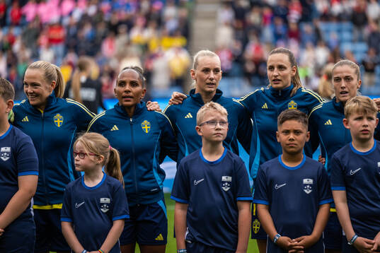 Magdalena Eriksson, Madelen Janogy, Stina Blackstenius,
