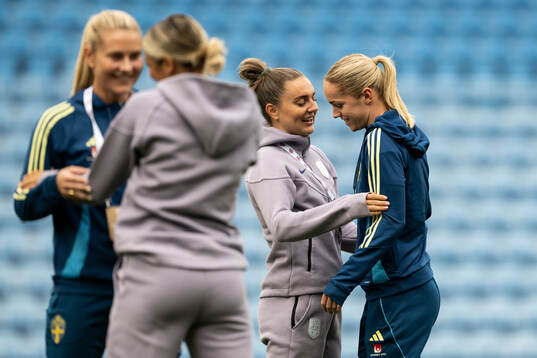 Vilde Bøe Risa of Norway and Hanna Lundkvist of Sweden