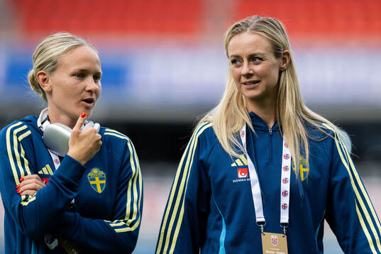 Matilda Vinberg and Amanda Ilestedt of Sweden