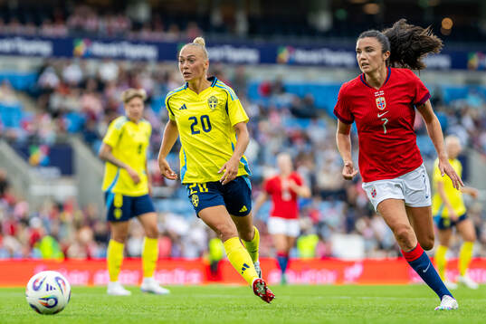 Hanna Bennison of Sweden and Ingrid Syrstad Engen of Norway
