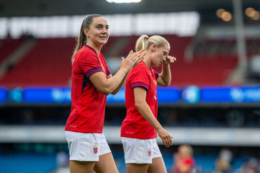 Vilde Bøe Risa and Lisa Naalsund of Norway
