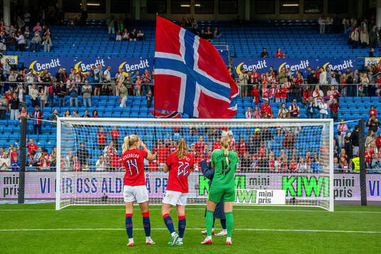 Ada Hegerberg, Signe Gaupset and goalkeeper Selma