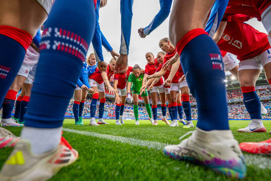 Mathilde Harviken, Ada Hegerberg, goalkeeper Cecilie
