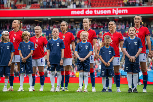 Thea Bjelde, Guro Reiten, Caroline Graham Hansen, Vilde