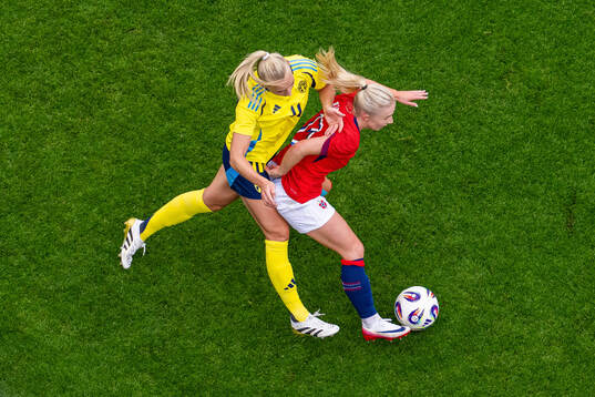 Stina Blackstenius of Sweden and Thea Bjelde of Norway