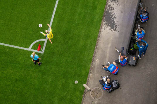Jonna Andersson of Sweden takes a corner kick
