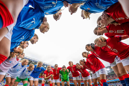 Elisabeth Terland, Lisa Naalsund, goalkeeper Aurora