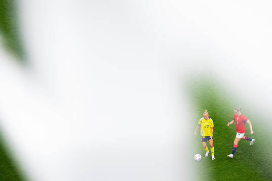 Hanna Bennison of Sweden and Elisabeth Terland of Norway