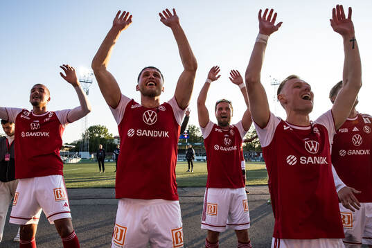 Sandvikenspelarna jublar
