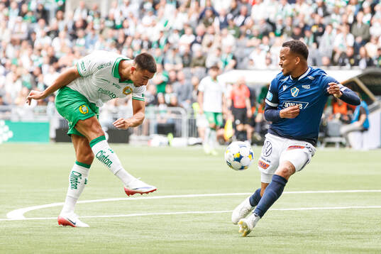 Hammarbys Jusef Erabi och Halmstads Marcus Olsson
