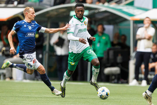Halmstads Joel Allansson och Hammarbys Shaquille Pinas