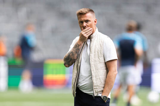Halmstads tränare Johan Lindholm innan fotbollsmatchen i