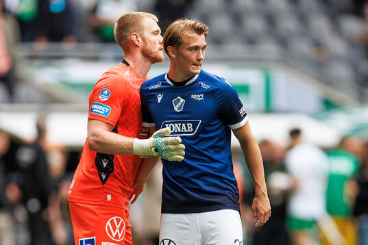 Halmstads målvakt Tim Erlandsson och Ludvig Arvidsson