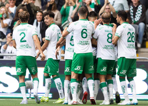 Hammarbys spelare jublar