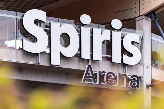 Exteriör vy av Spiris arena