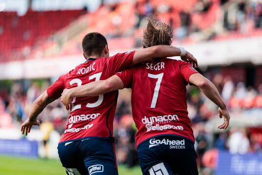 Östers Vladimir Rodic och David Seger jublar