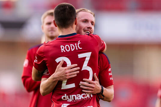 Östers Vladimir Rodic och David Seger jublar