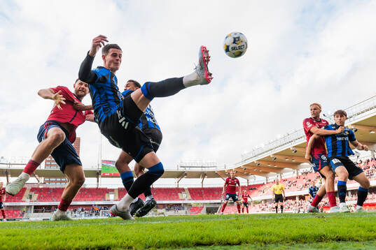 Sirius Robbie Ure vid mål 1-1
