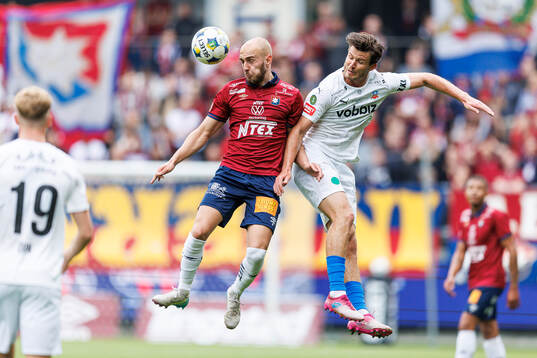 Örgrytes Amel Mujanic och Helsingborgs Wilhelm Loeper