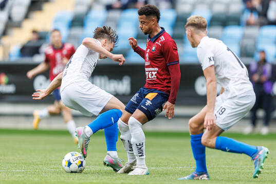 Helsingborgs Lukas Kjellnäs och Örgrytes Tobias Sana