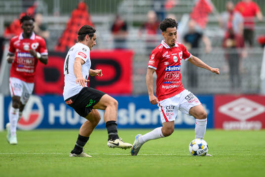 Brommapojkarnas Kevin Ackermann och Degerfors Elias Barsoum