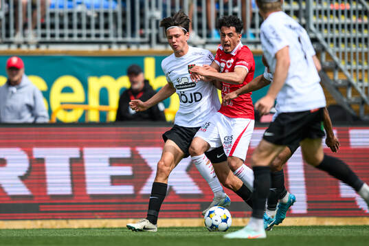 Brommapojkarnas Oskar Cotton och Degerfors Elias Barsoum