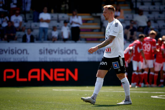 Örebros Jesper Modig deppar vid 1-1