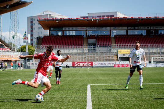 Kalmars Camil Jebara och Örebros Samuel Kroon