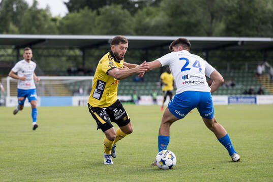 Elfsborgs Arber Zeneli och Värnamos Emin Grozdanic