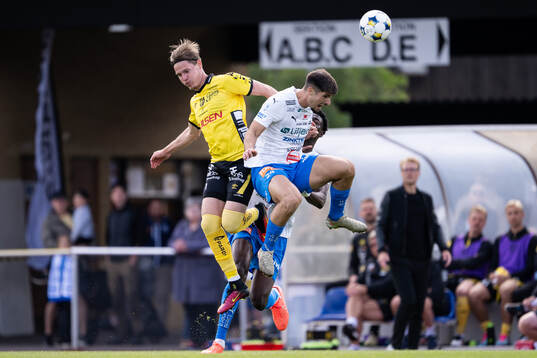 Elfsborgs Taylor Silverholt och Värnamos Emin Grozdanic