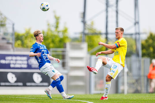 Umeå FCs Jörgen Voilås och Falkenbergs Tim Stålheden