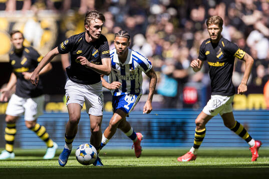 AIKs Yannick Geiger och IFK Göteborgs Sebastian Clemmensen