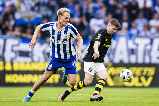 IFK Göteborgs Max Fenger och AIKs Mads Døhr Thychosen